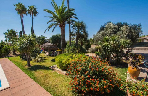 Santa Margalida Cottage | Cottage 'Coscoix - Hermosa Casa De Campo' with Private Pool, Private Terrace and Wi-Fi