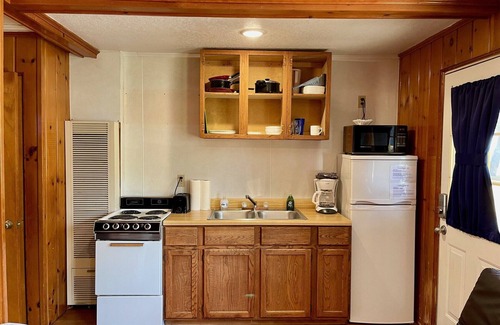 Oscoda Cottage | Cottage Cove · Lake Huron Beach Cottage No. 8W