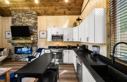 Sevierville Cabin | Cottage Cove Oasis w/Lake View, Hot Tub & Games!