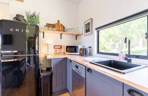 Wongawallan Cottage | Cottage (Farmstyle) in Gold Coast Hinterland close to Theme Parks & Mt Tamborine