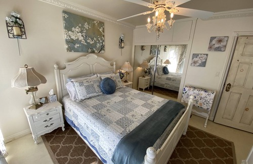 Simi Valley Cottage | Cottage Hideaway w/ waterfall, pool, spa & adjacent Santa Susana Historic Park