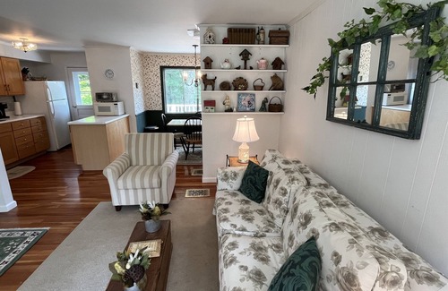 Mount Vision House | Cottage House Convenient to all tournaments, great getaway, Foosball