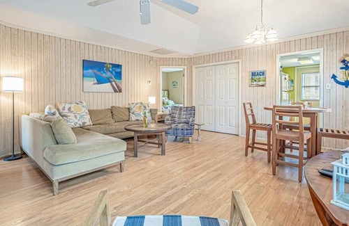 The Dunes Cottage | Cottage House - Steps to the Beach with Pool