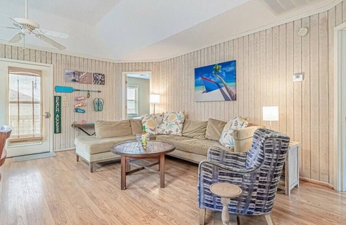 The Dunes Cottage | Cottage House - Steps to the Beach with Pool