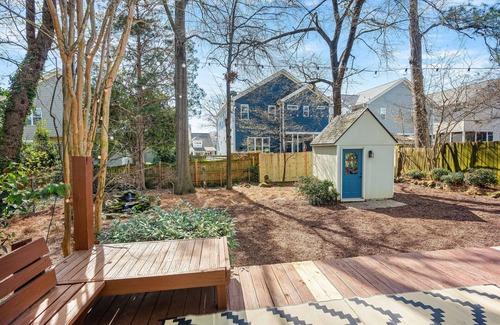 Raleigh House | Cottage in Heart of Five Points - Pet Friendly!
