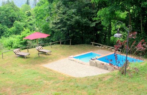 San Quirico House | Cottage in Pescia with Pool & Garden