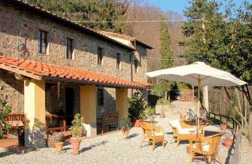 San Quirico House | Cottage in Pescia with Pool & Garden