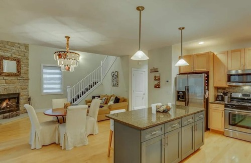 New Buffalo Cottage | Cottage in quiet wooded setting w/communal pool | Chalonna Retreat Harbor Dunes