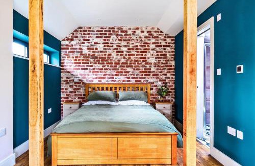 Woodchurch House | Cottage in the heart of award-winning English village
