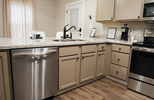 Sulphur House | Cottage in the heart of Sulphur