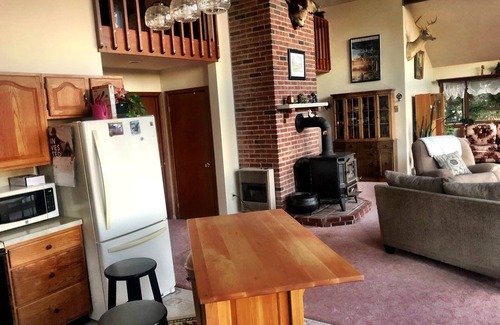 Effort Ski Chalet | Cottage in the sky in the heart of the Poconos