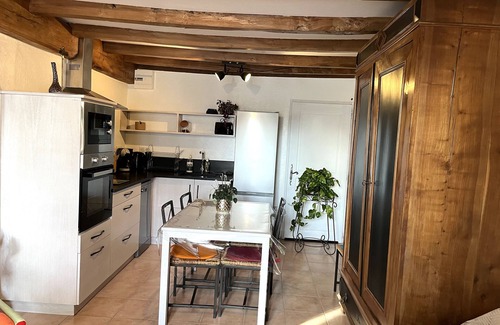 Taillant House | Cottage 'L'aronde Gites' with Private Terrace, Private Garden and Wi-Fi