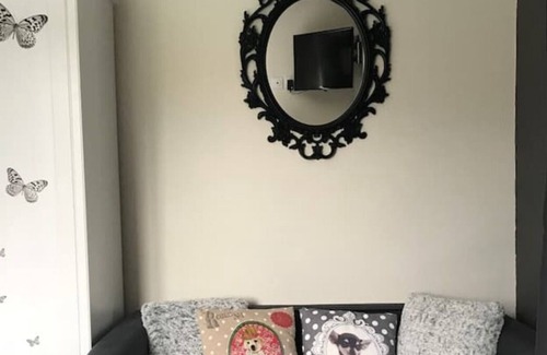 Entrechaux Cottage | Cottage 'La Licorne' with Mountain View, Wi-Fi and Air Conditioning