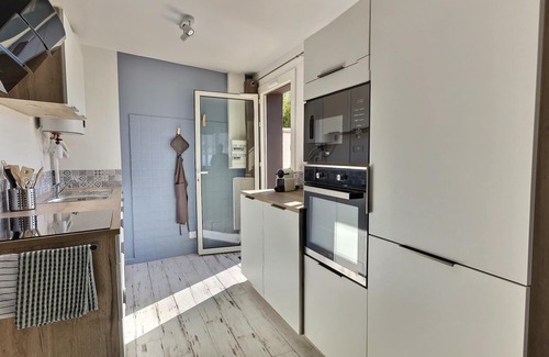 Theza House | cottage le bougainvillier