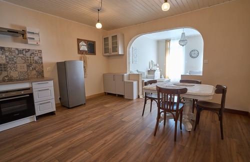 Naujac-Sur-Mer Cottage | Cottage 'Maison Champêtre Au Bord Du Lac' with Lake View