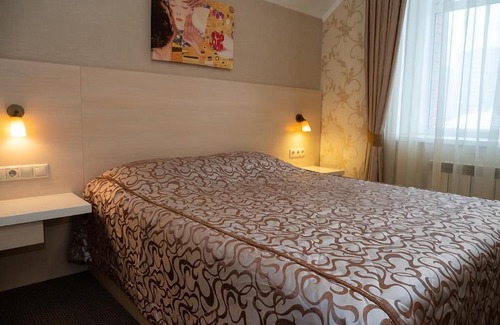 Yekaterinburg Hotel | Cottage na Zelenom