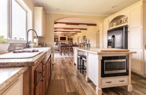 Pikeville House | Cottage near Fall Creek Falls with a Lake View