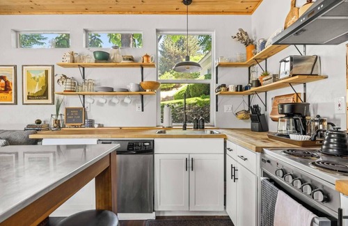 Boise House | Cottage near foothills