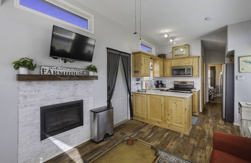 Emory House | Cottage near Lake Fork, Private Stocked Pond, Secure Parking