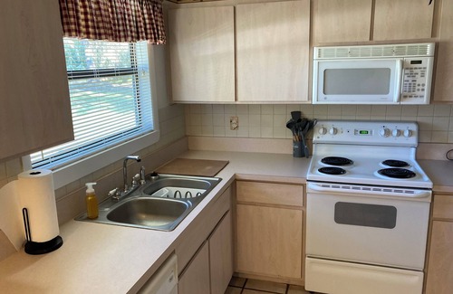 Silver Springs House | Cottage nestled in the forest. Minutes from kayaking, swimming, hiking, fishing.