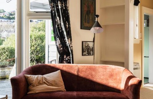 Dunedin House | Cottage on Aotea