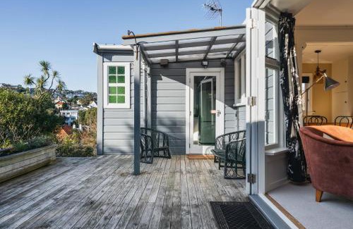 Dunedin House | Cottage on Aotea