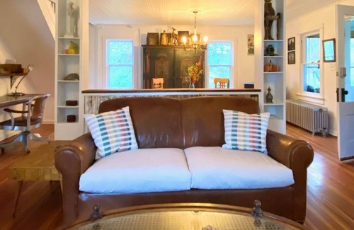 Fishs Eddy Cottage | Cottage on Delaware River-1/2 mile walk to town
