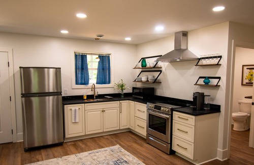 Ashland Cottage | Cottage on Lake Superior. Private Beaches.
