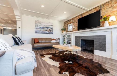 People's Freeway House | Cottage on Main Only Minutes to Downtown SLC