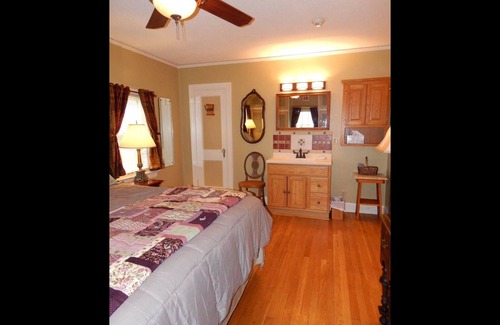 Hunters Park House | Cottage On Melrose, Your Duluth Vacation Home