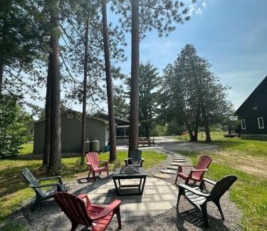 Bracebridge Villa | Cottage on Muskoka river