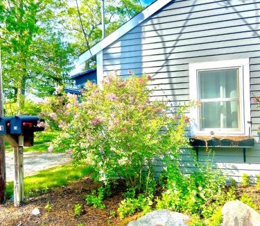 Merrimac Bed & Breakfast | Cottage on the Lake