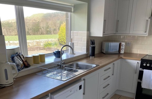 Old Bewick Cottage | Cottage - Sleeps 4 - Pets Ok - Garden -Parking