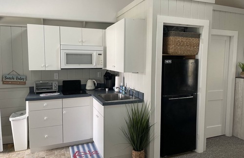 York Beach Cottage | Cottage steps from Long Sands