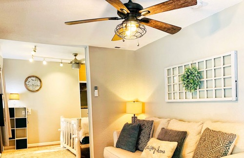 Puyallup Cottage | Cottage Studio near WA State Fair and Sparks Stadium