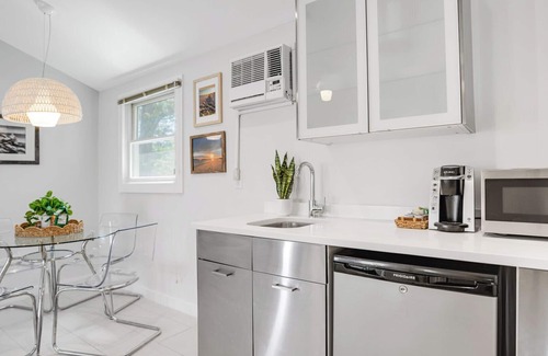 Hampton Bays House | Cottage Suite in Boutique Hotel, Heart of Hampton Bays, Waterfront.