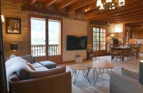 Megeve Ski Chalet | Cottage T7 with garden on the snow front