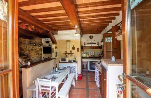 Polvano Villa | Cottage with private pool and Jacuzzi corner, ideal atmosphere for romantic couples and honeymooners