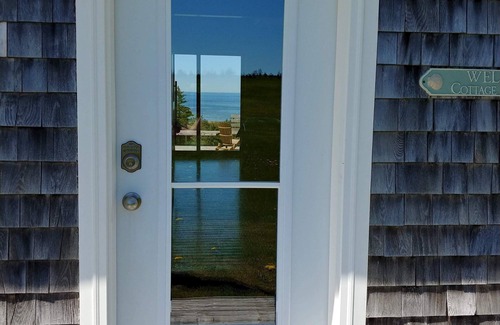 Selkirk Cottage | Cottage with private beach on the North Shore
