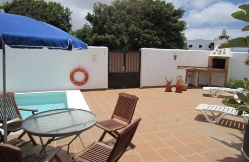 La Vegueta House | Cottage with rustic charm, private sun terrace and pool