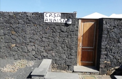 Guatiza Cottage | Cottage with sea views