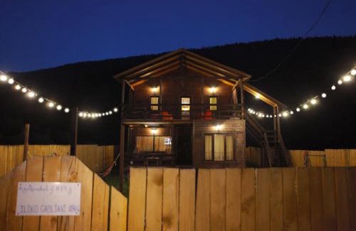 Bagvdanari Cabin | Cottage Woodside
