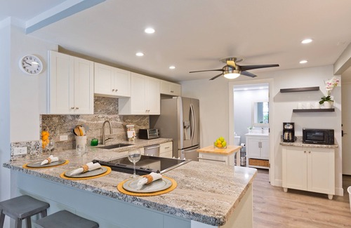 Historic Kailua Village Condo | Cotton Candy Sky Kona Pacific Condo