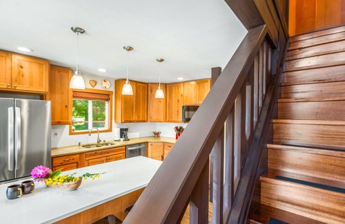 Packwood Cabin | Cottonwood Chalet - Great Getaway near Mount Rainier