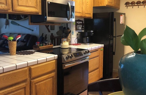 Oakhurst House | Country cabin 11 min to Yosemite toll- 13, guest 7 beds game room 2000 Ft