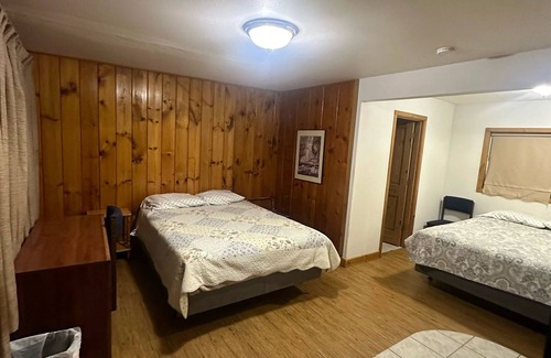 Quincy Hotel | Country Cabin Motel