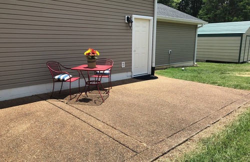 Mount Juliet Apartment | Country Charm, City Access, Private Entrance Suite
