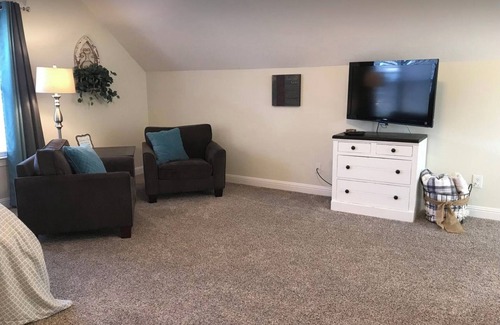 Mount Juliet Apartment | Country Charm, City Access, Private Entrance Suite