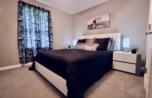 Pleasant View House | Country Chic- 4 BR Home-Quiet Country Road