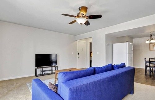 Kalamazoo Apartment | Country Club C6 · 2 bdrm Apt w/ free parking in heart of Kalamazoo